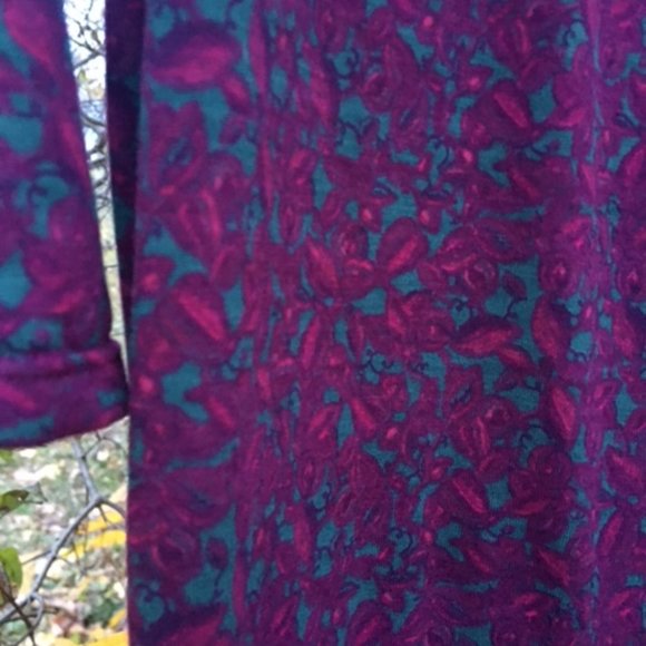 Choose subtle red & green this Holiday & get a dress you can wear all year! 2xl - Picture 6 of 8